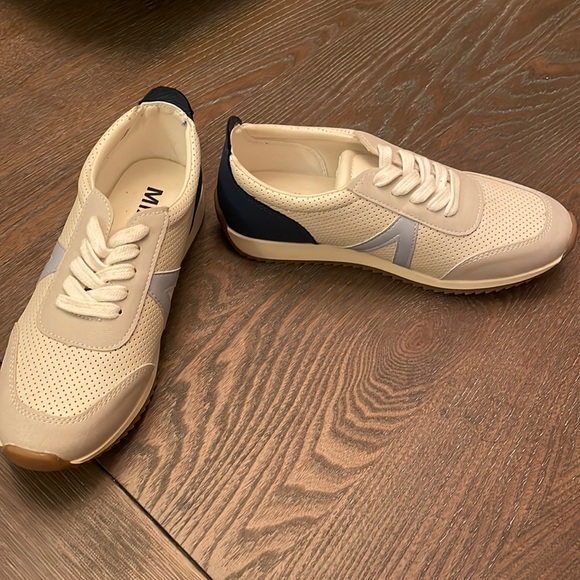 MIA Other - Mia kids sneakers